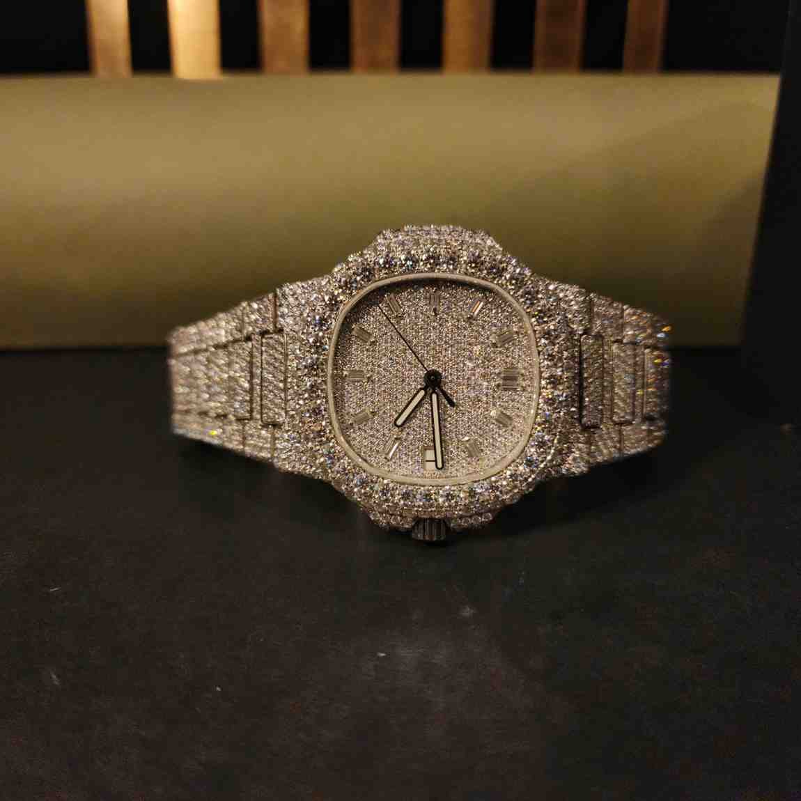 Round Case Custom Full Iced Out Diamond Watch