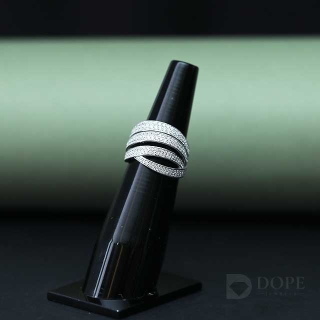 Luxury Round Cut Criss Cross Diamond Band