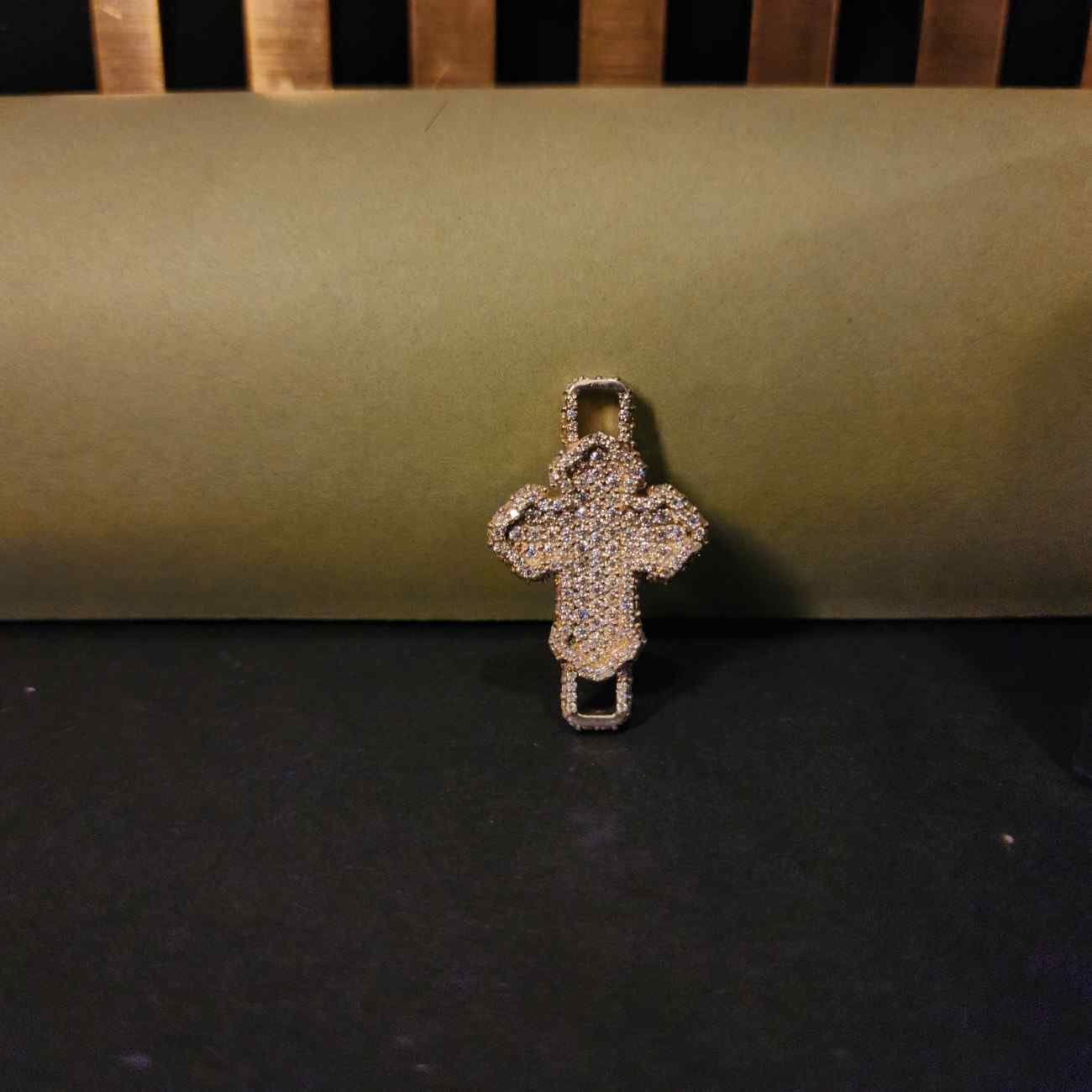 Trendy Iced Out Cross Diamond Pendant