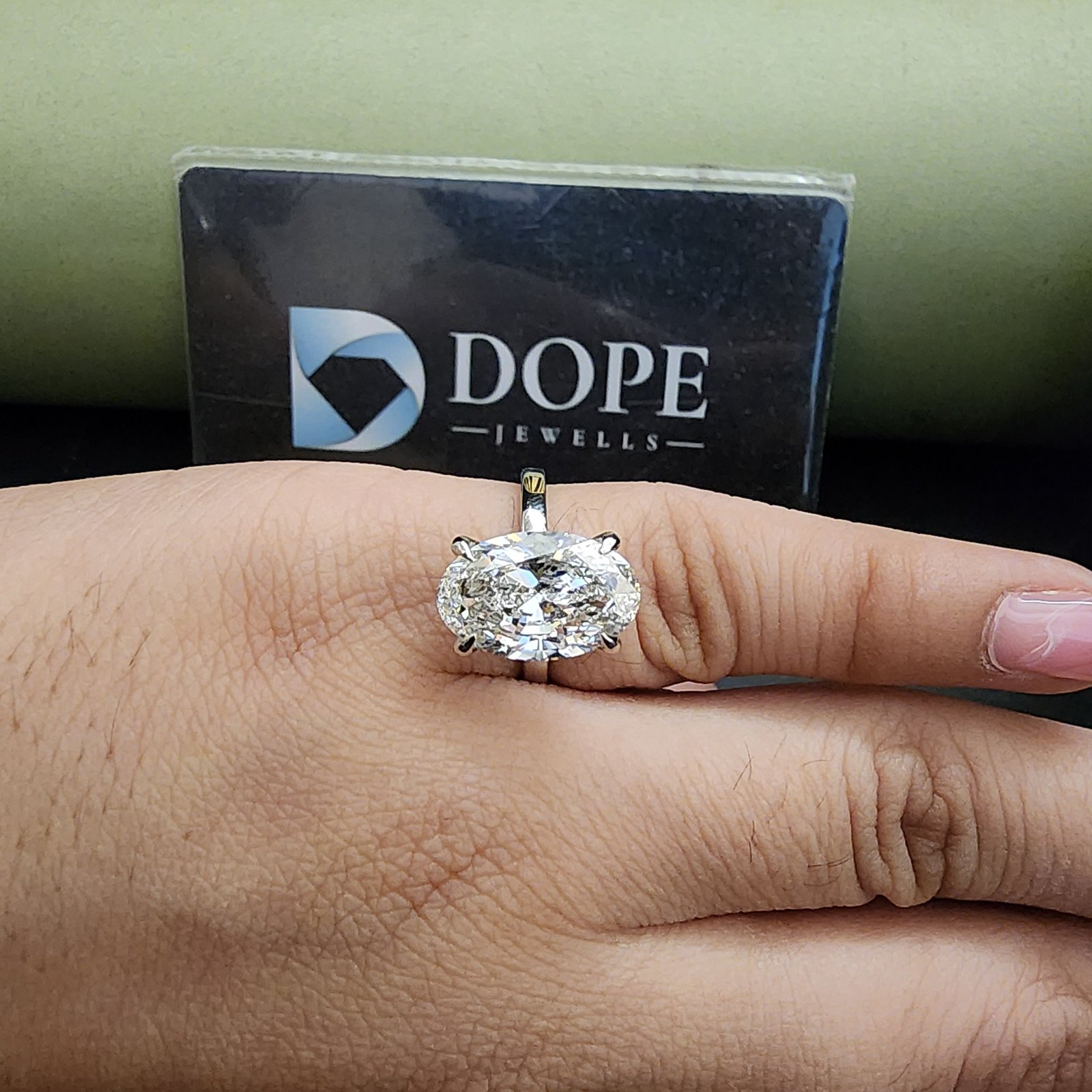 Luxury Oval Cut Lab Grown Diamond Women's Engagement Ring Alternate View