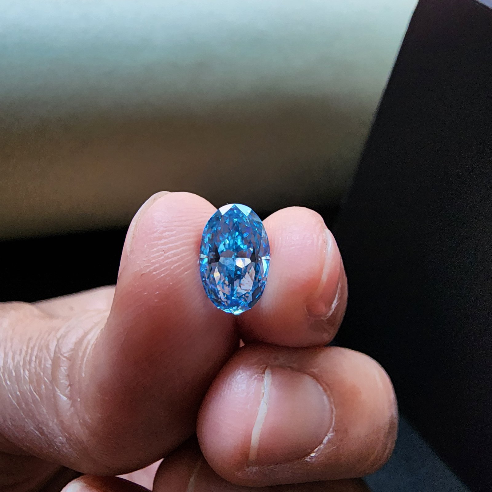 High Quality 1.51CT CVD Lab Grown Blue Diamond Oval Cut Loose Jewel Alternate View