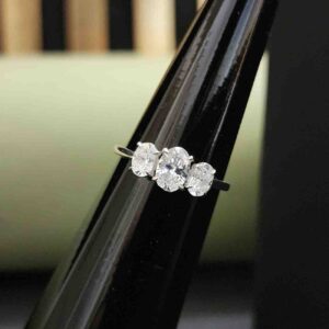 Pretty Three Stone Elegant Oval Cut Moissanite Ring
